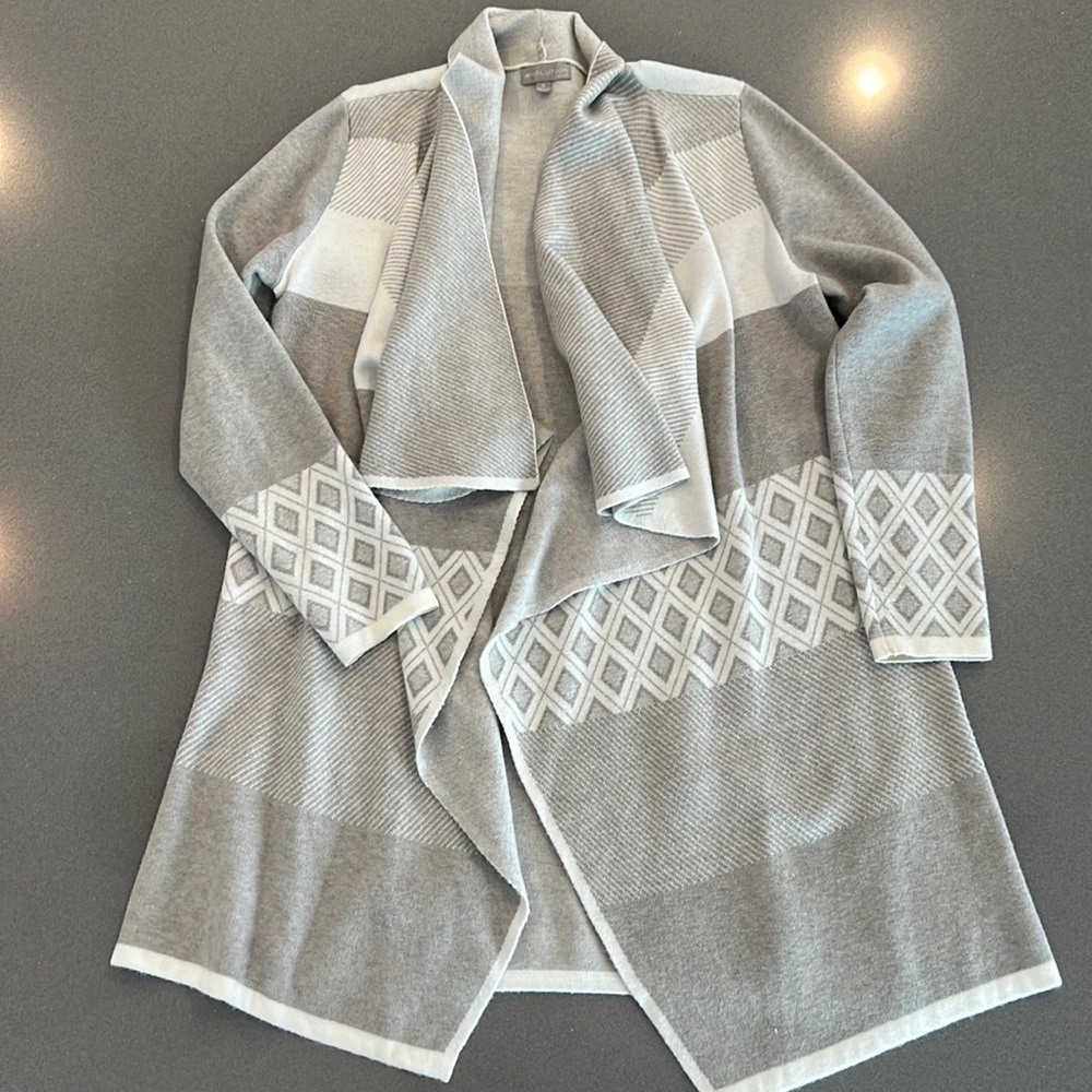 Evolution by Cyrus long cardigan. Women’s XL. Beige and cream.